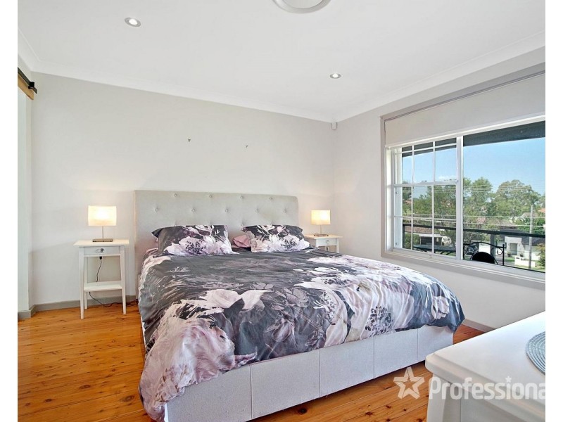 85 Jacaranda Drive, Georges Hall NSW 2198