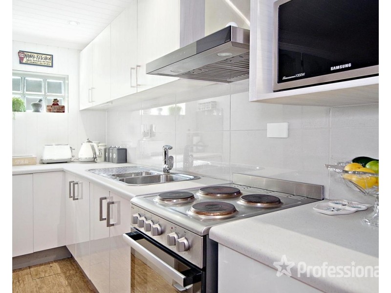 85 Jacaranda Drive, Georges Hall NSW 2198