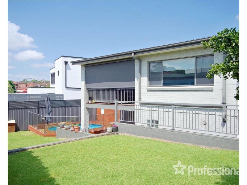 85 Jacaranda Drive, Georges Hall NSW 2198