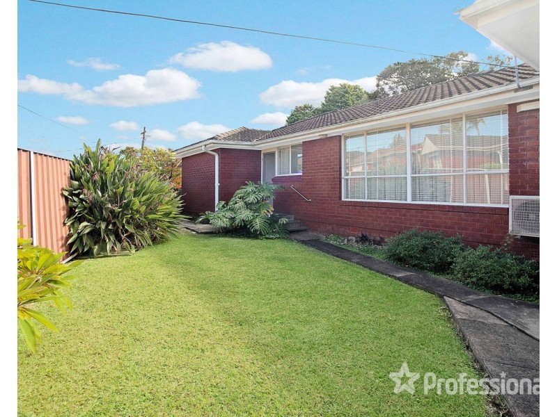 26 Stiller Place, Greenacre NSW 2190