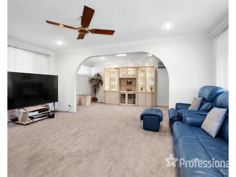 5 Universal Avenue, Georges Hall NSW 2198