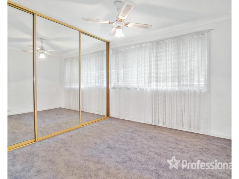 5 Universal Avenue, Georges Hall NSW 2198