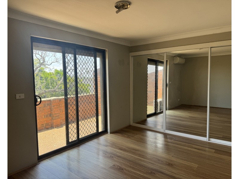 1/209 Hume Highway, Greenacre NSW 2190