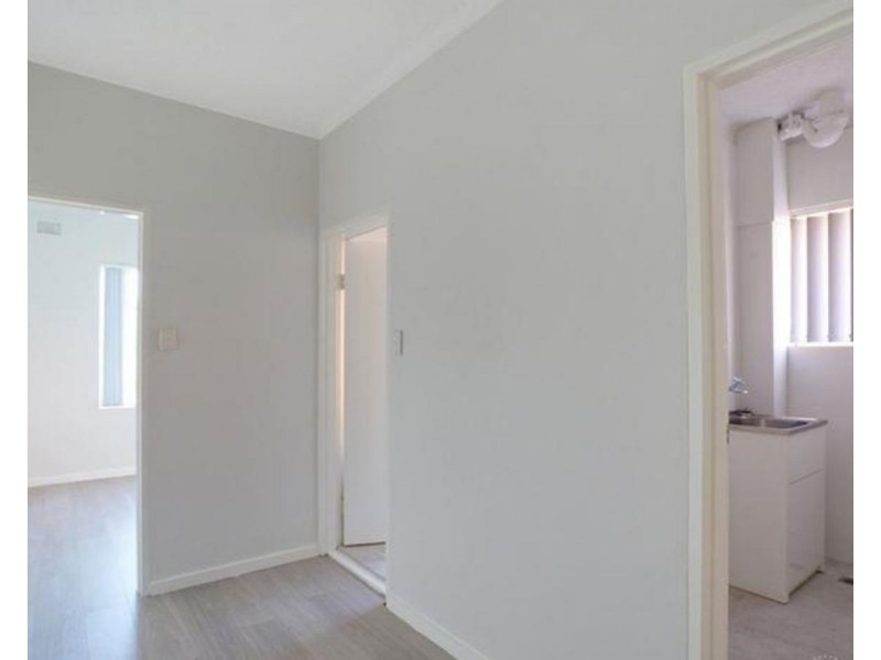 8/4 Calliope Street, Guildford NSW 2161