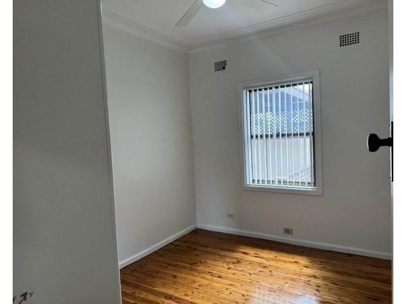 28 Woodland Road, Chester Hill NSW 2162
