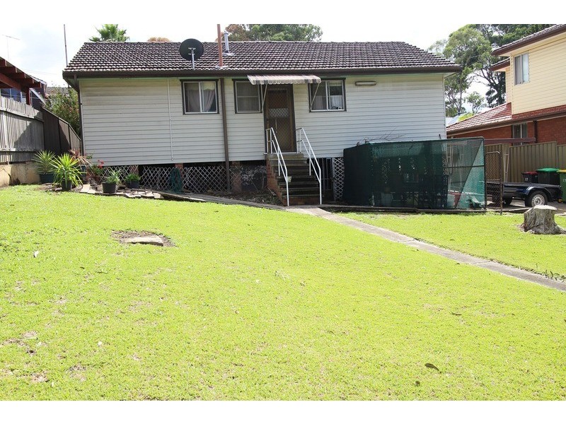 17 Donington Street, Georges Hall NSW 2198