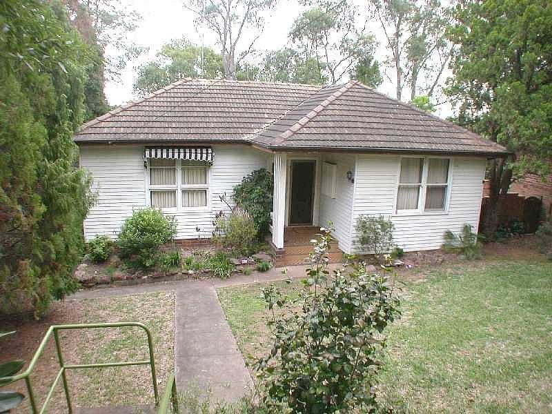 4 Manning Parade, Dundas NSW 2117