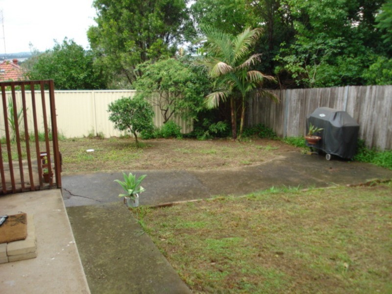 flat at 50 Gladys Street, Rydalmere NSW 2116