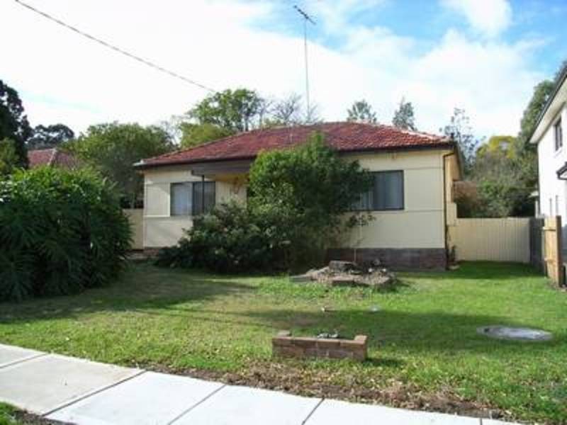 27 Broadoaks Street, Ermington NSW 2115