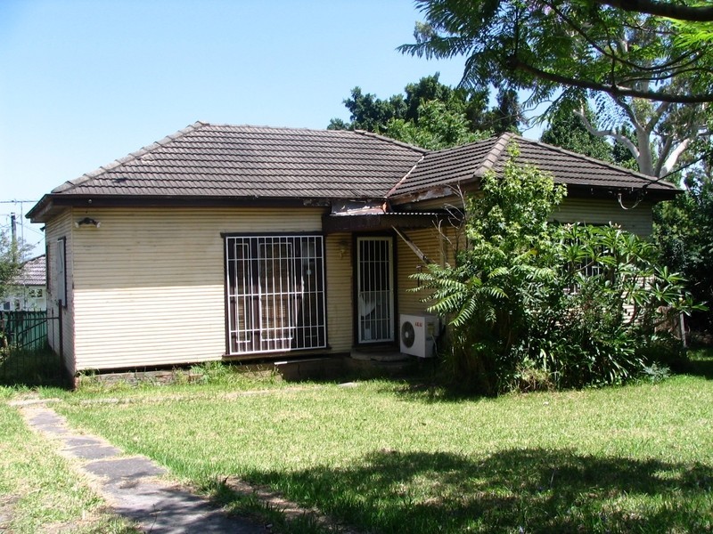 8 Linden Grove, Ermington NSW 2115