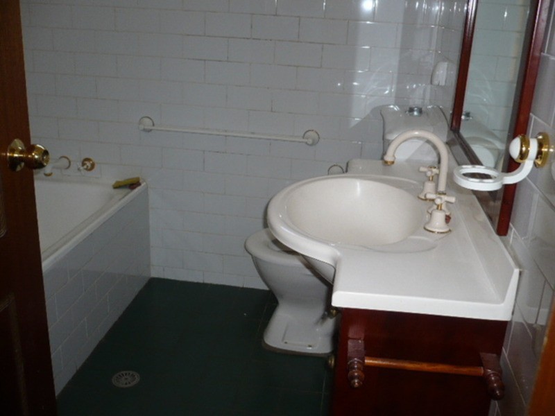 2a Hughes Avenue, Ermington NSW 2115