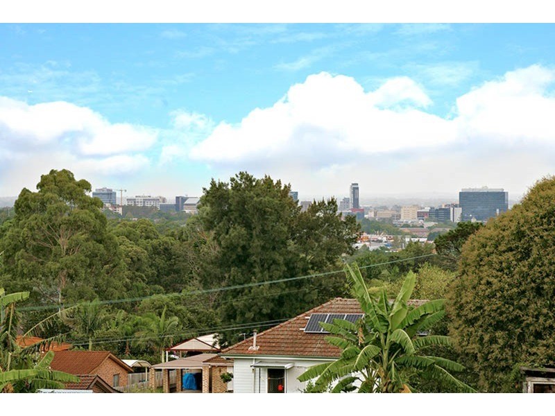 2 Windermere Avenue, Northmead NSW 2152