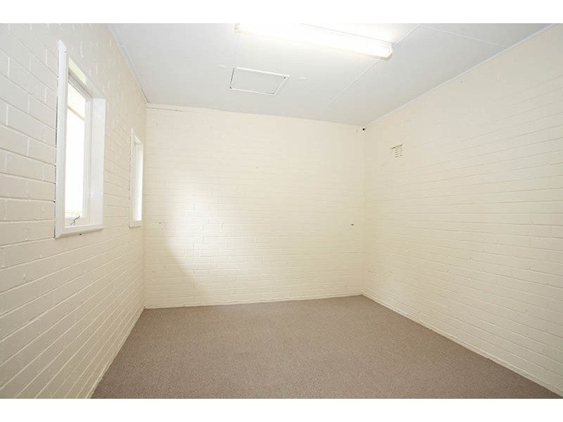 2 Windermere Avenue, Northmead NSW 2152