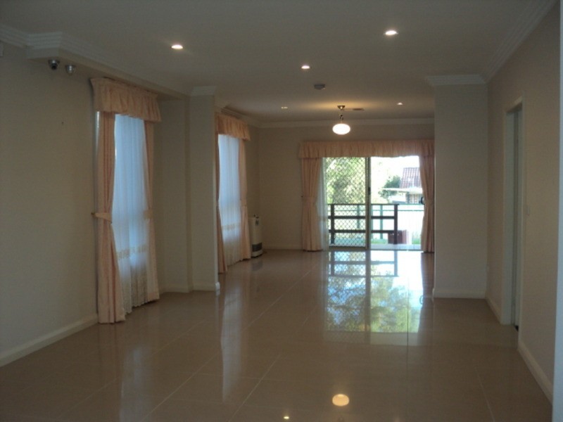 12 Homelands Avenue, Carlingford NSW 2118