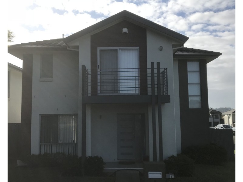 9 Garrett Lane, Middleton Grange NSW 2171