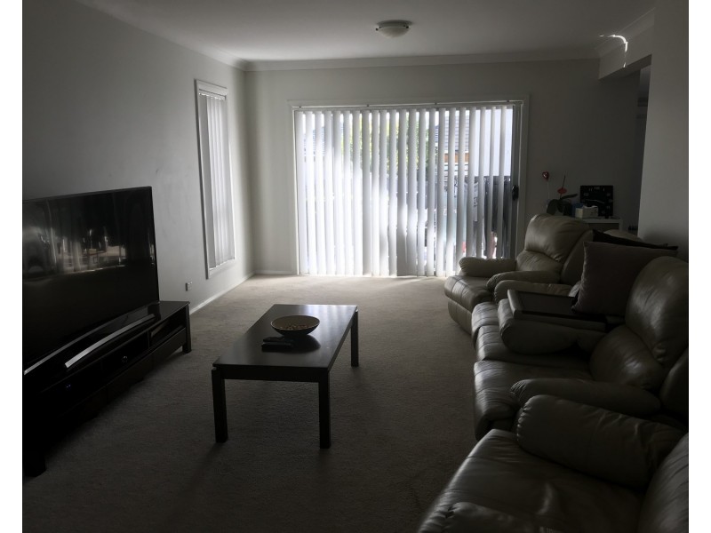 9 Garrett Lane, Middleton Grange NSW 2171