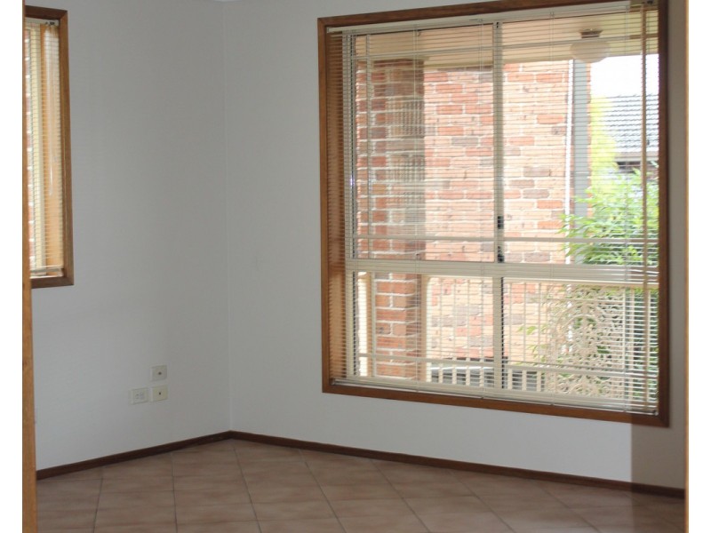 5 Erina Place, Bossley Park NSW 2176