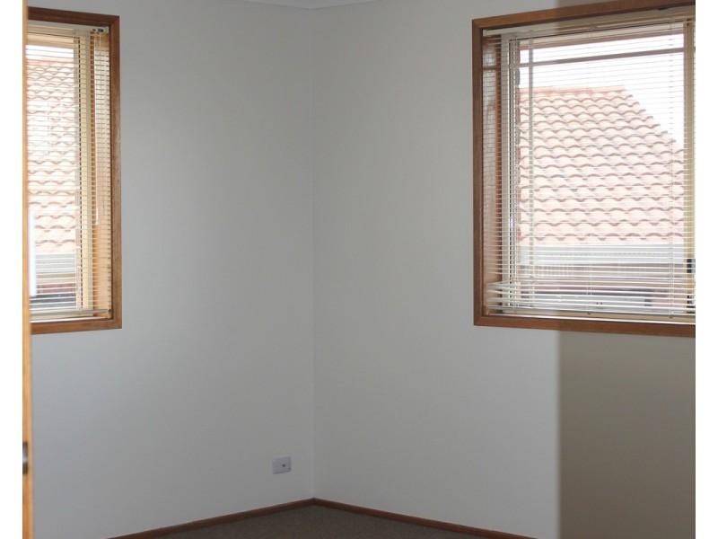 5 Erina Place, Bossley Park NSW 2176