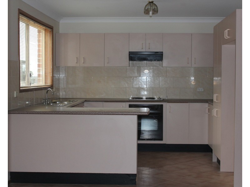 5 Erina Place, Bossley Park NSW 2176