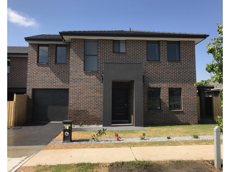 28 Rawlings Street, Oran Park NSW 2570