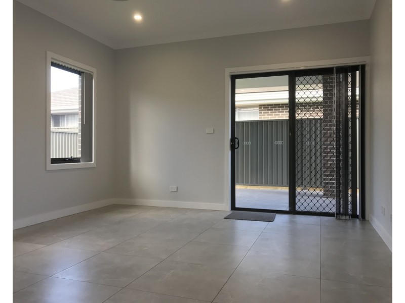 28 Rawlings Street, Oran Park NSW 2570