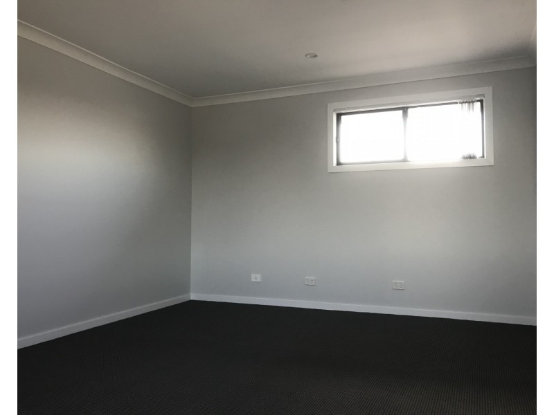 6 Hinton Loop, Oran Park NSW 2570