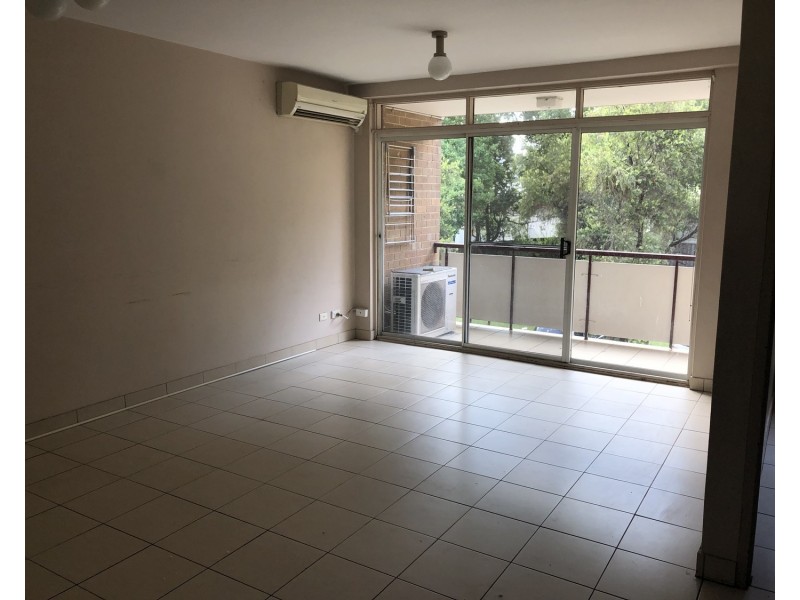 32/127 The Crescent, Fairfield NSW 2165