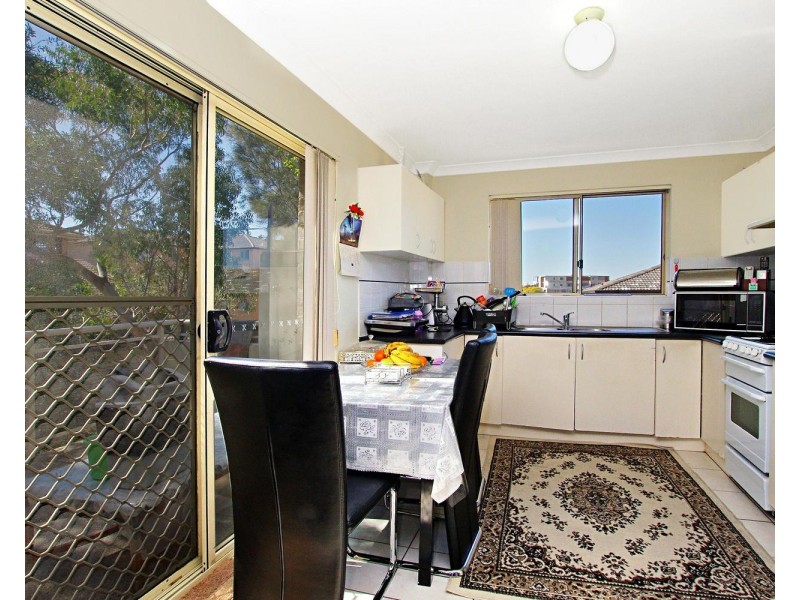 8/64 Nelson Street, Fairfield NSW 2165