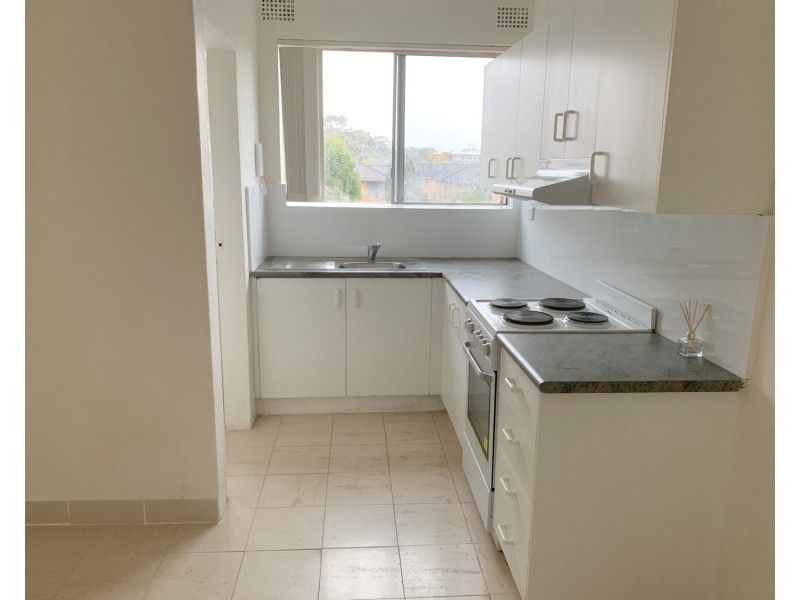 8/5 Carramar Avenue, Carramar NSW 2163