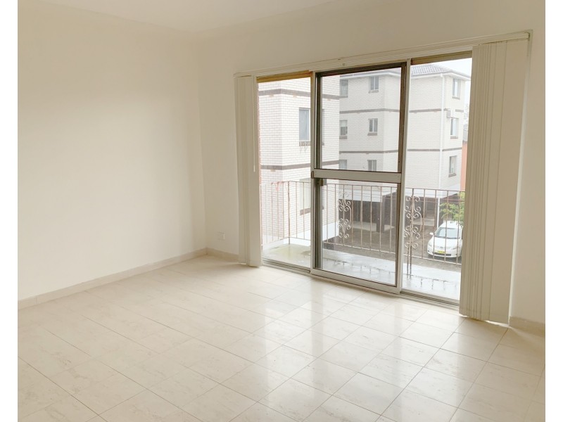 8/5 Carramar Avenue, Carramar NSW 2163