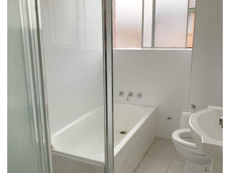 8/5 Carramar Avenue, Carramar NSW 2163