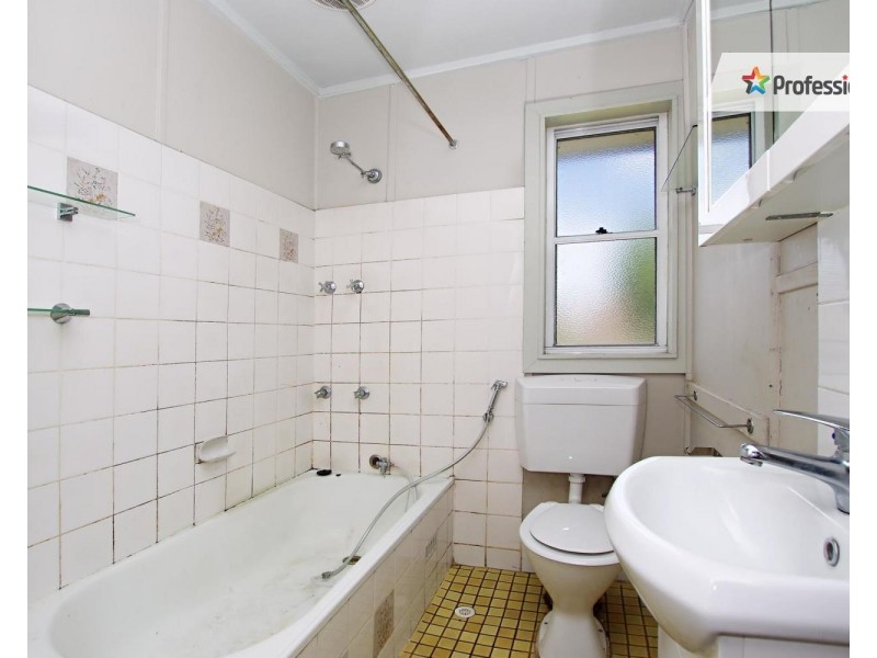 9 Moonshine Avenue, Cabramatta West NSW 2166