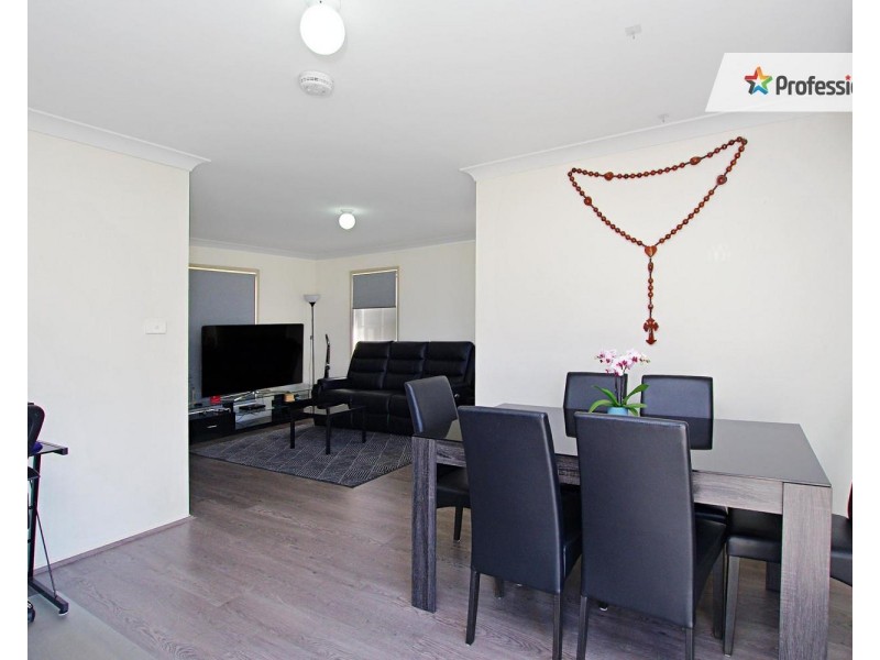 1/5 Gilmore Road, Casula NSW 2170