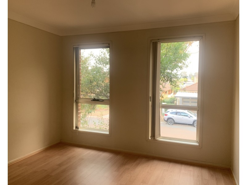 10 Peppercorn Avenue, Fairfield East NSW 2165