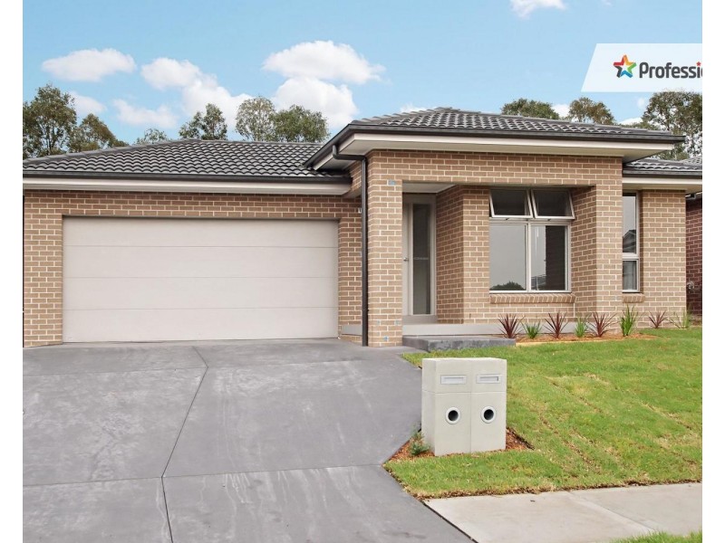 11 Borg Place, Prairiewood NSW 2176