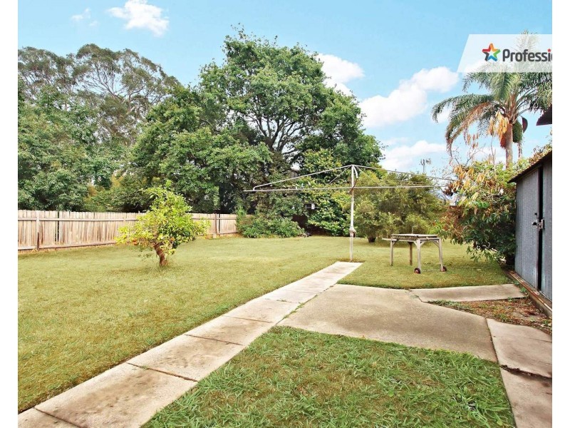 6 Bell Crescent, Fairfield NSW 2165