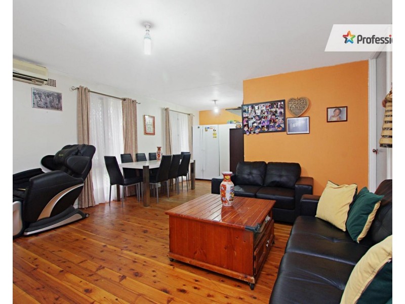 8 Steele Place, Bonnyrigg NSW 2177