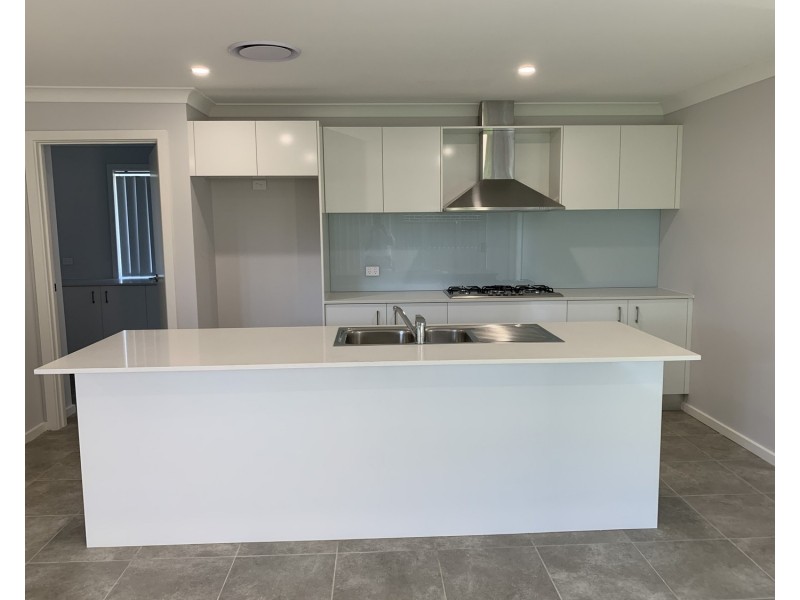 47 Sawsedge Avenue, Denham Court NSW 2565