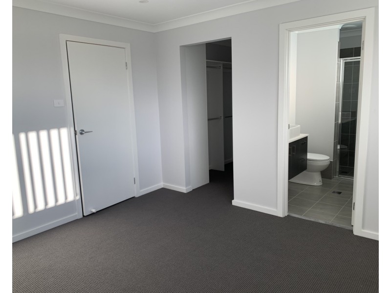 47 Sawsedge Avenue, Denham Court NSW 2565