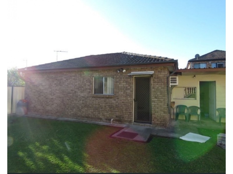 8A Cook Avenue, Canley Vale NSW 2166