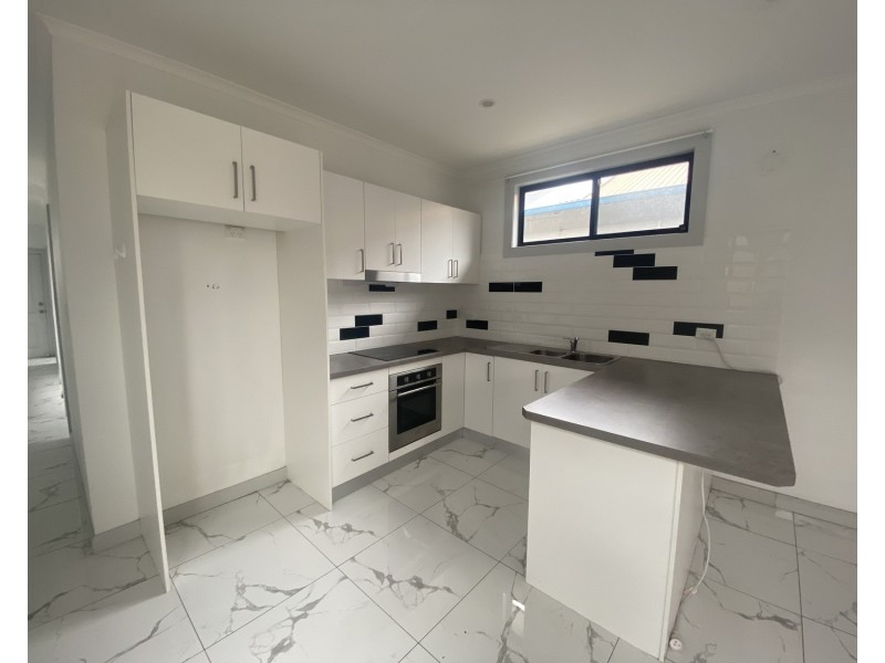 2/11 Ellis Parade, Yennora NSW 2161