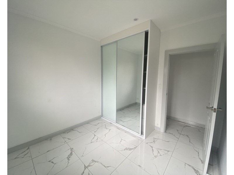 2/11 Ellis Parade, Yennora NSW 2161