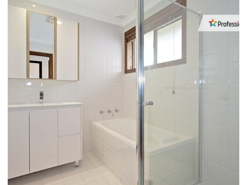 27 Cambewarra Road, Fairfield West NSW 2165