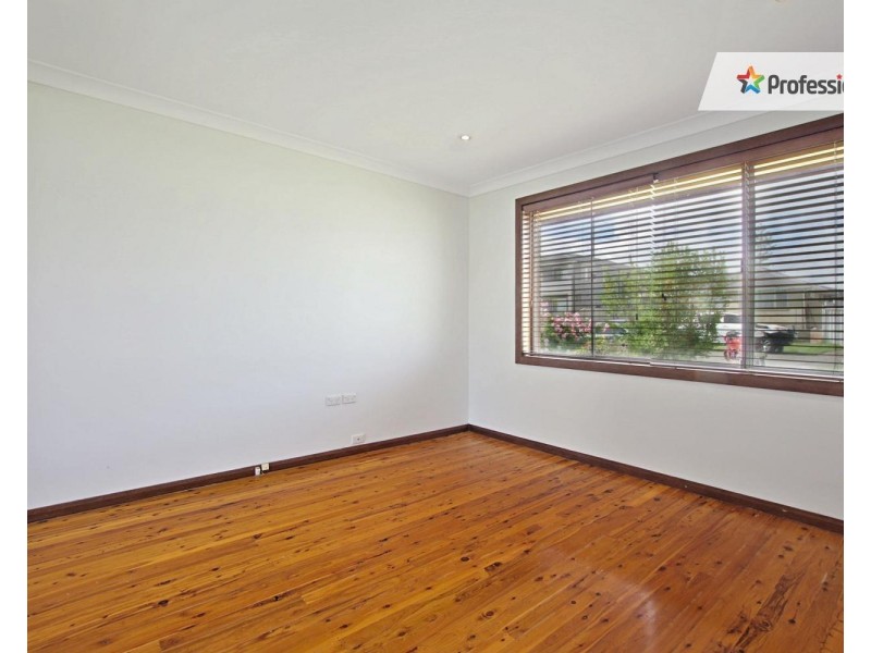 27 Cambewarra Road, Fairfield West NSW 2165