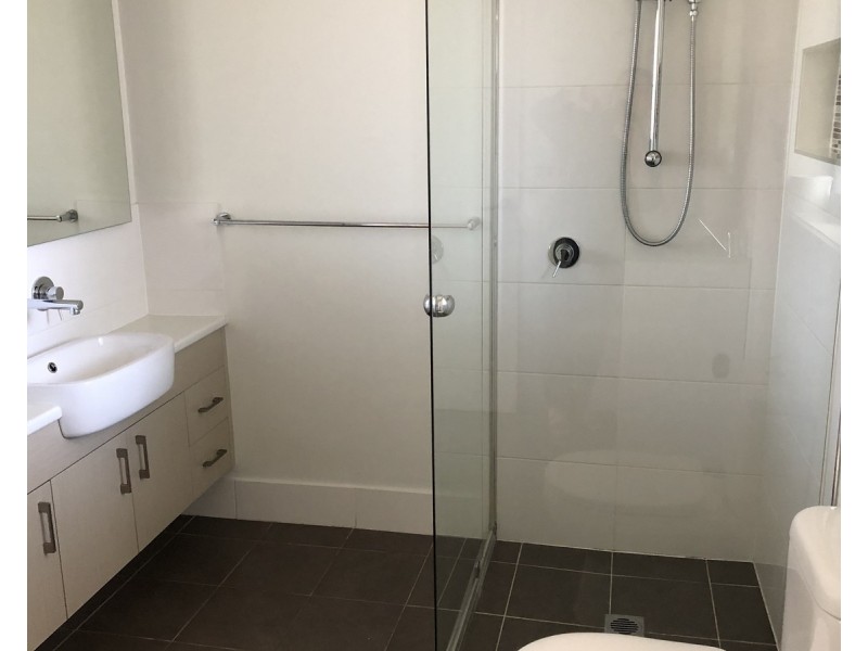 2 Myddleton Avenue, Fairfield NSW 2165