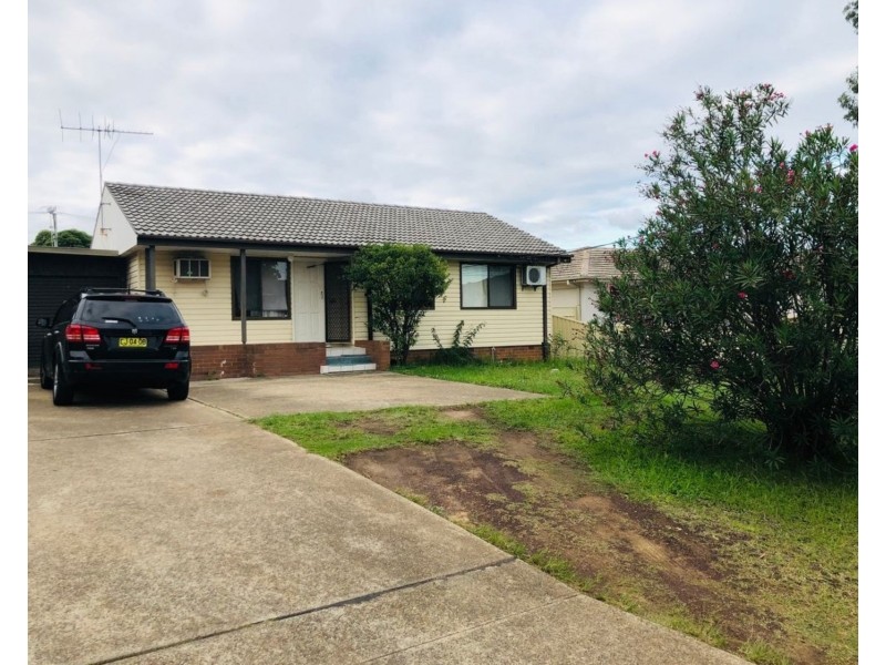 21A Dampier Crescent, Fairfield West NSW 2165