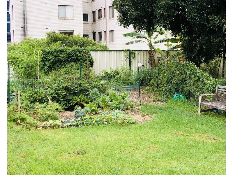 8 Thomas Street, Fairfield NSW 2165