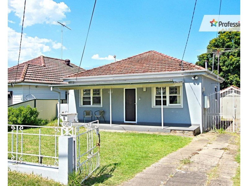 8 Thomas Street, Fairfield NSW 2165