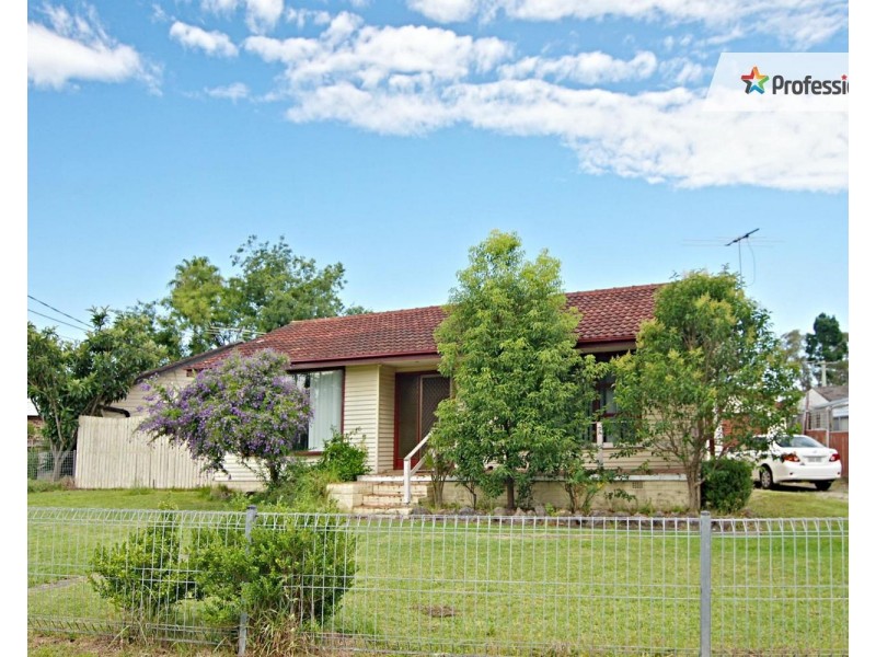 28 Hemingway Crescent, Fairfield NSW 2165