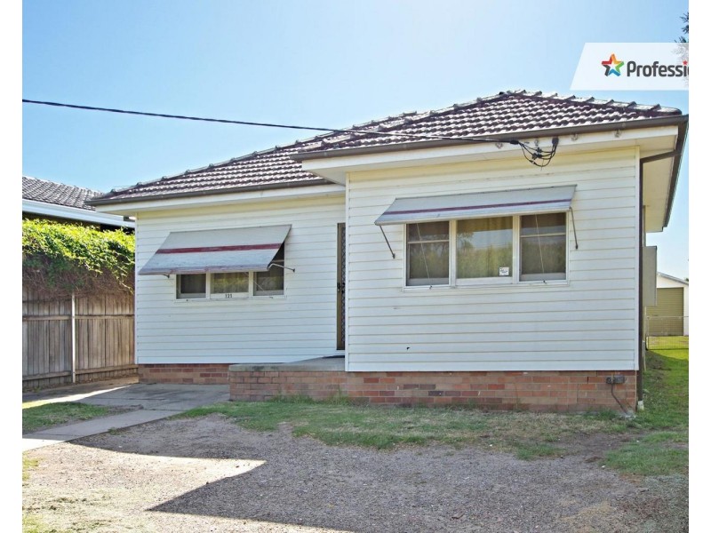 121 King Road, Fairfield West NSW 2165